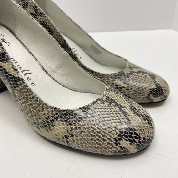 Bettye Muller | NWOB Neutral Beige Leather Snakeskin Round Toe Block Heel Pumps - Picture 7 of 11